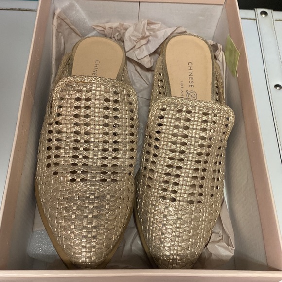 Chinese Laundry Mayflower Mule - Picture 2 of 8